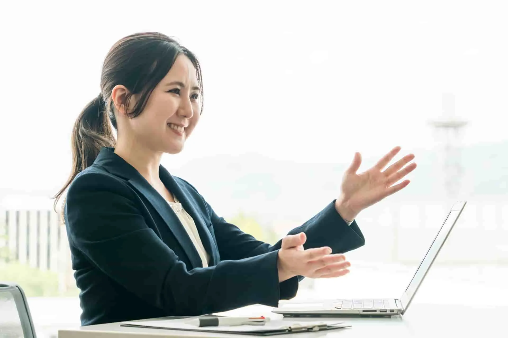仕事の属人化によって起こるストレスや弊害
