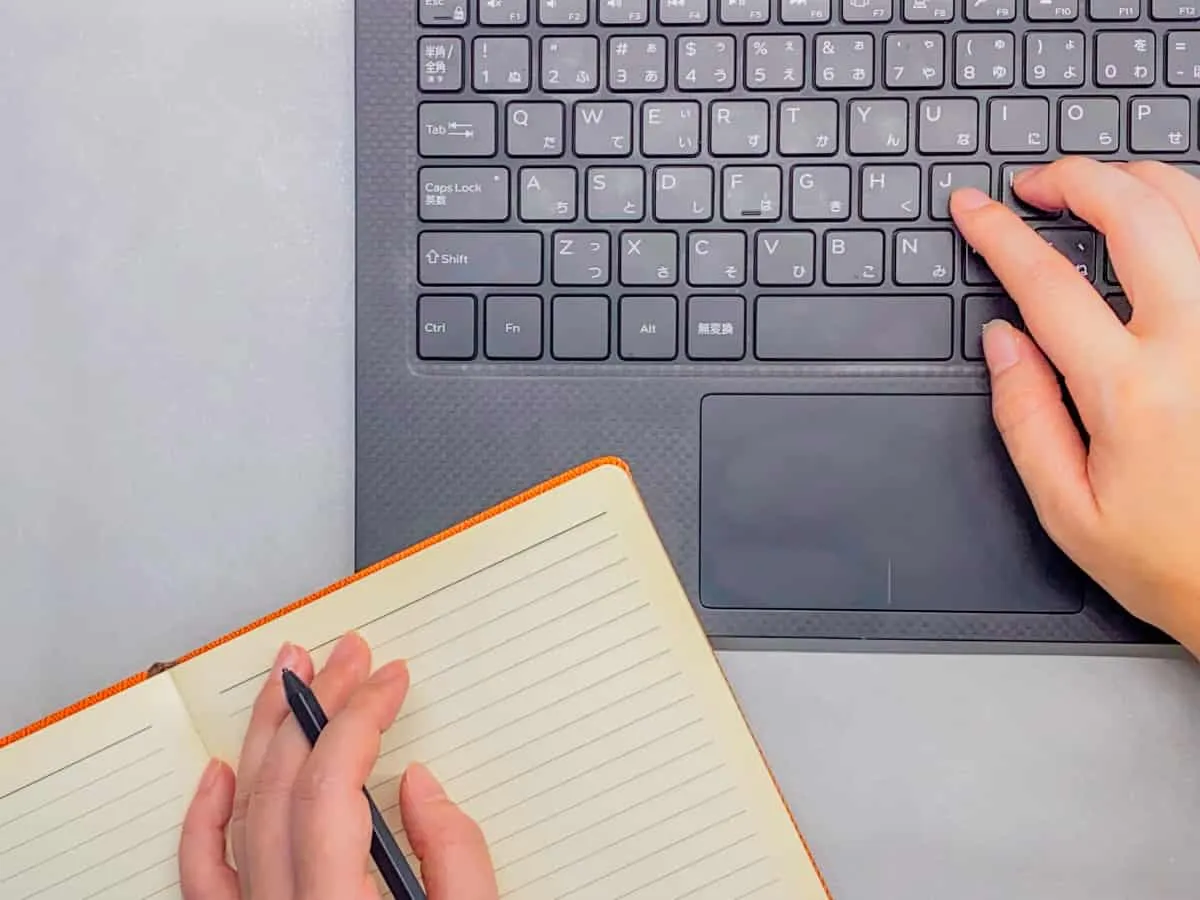 動画の文字起こし方法