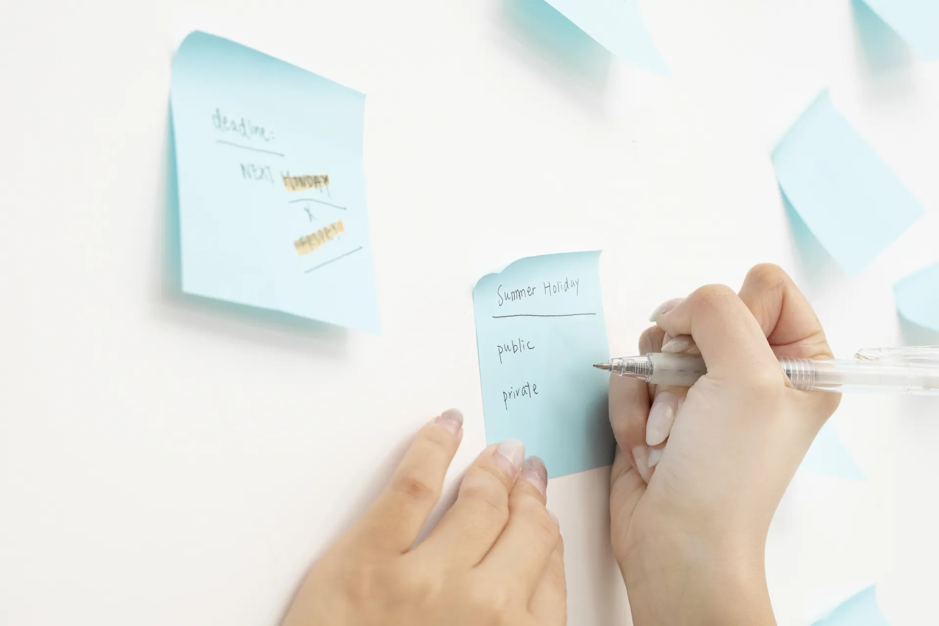 ホワイトボードと付箋を使ったタスク管理をするメリット