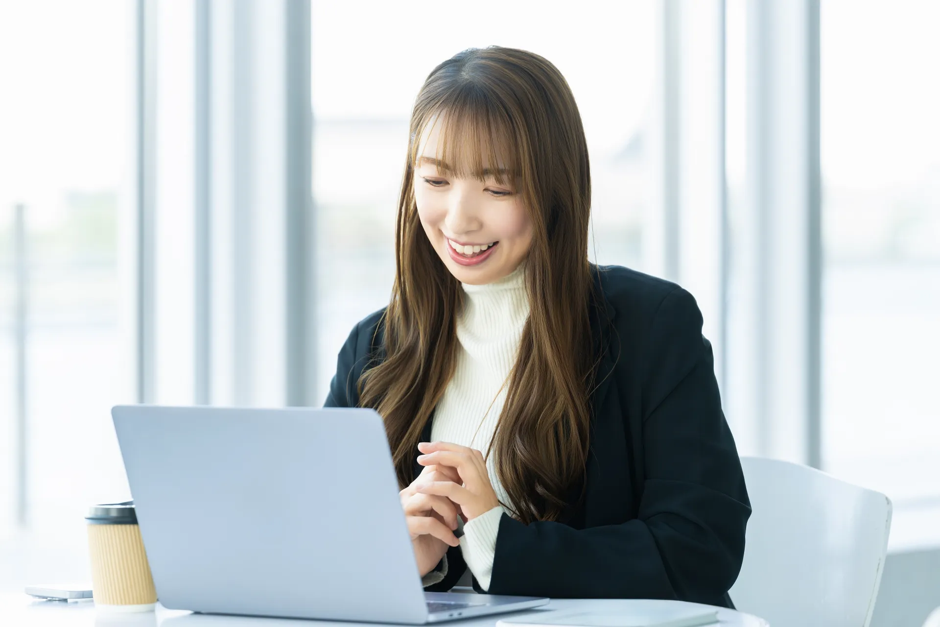 社内SNSでコミュニケーションを円滑に行うコツ