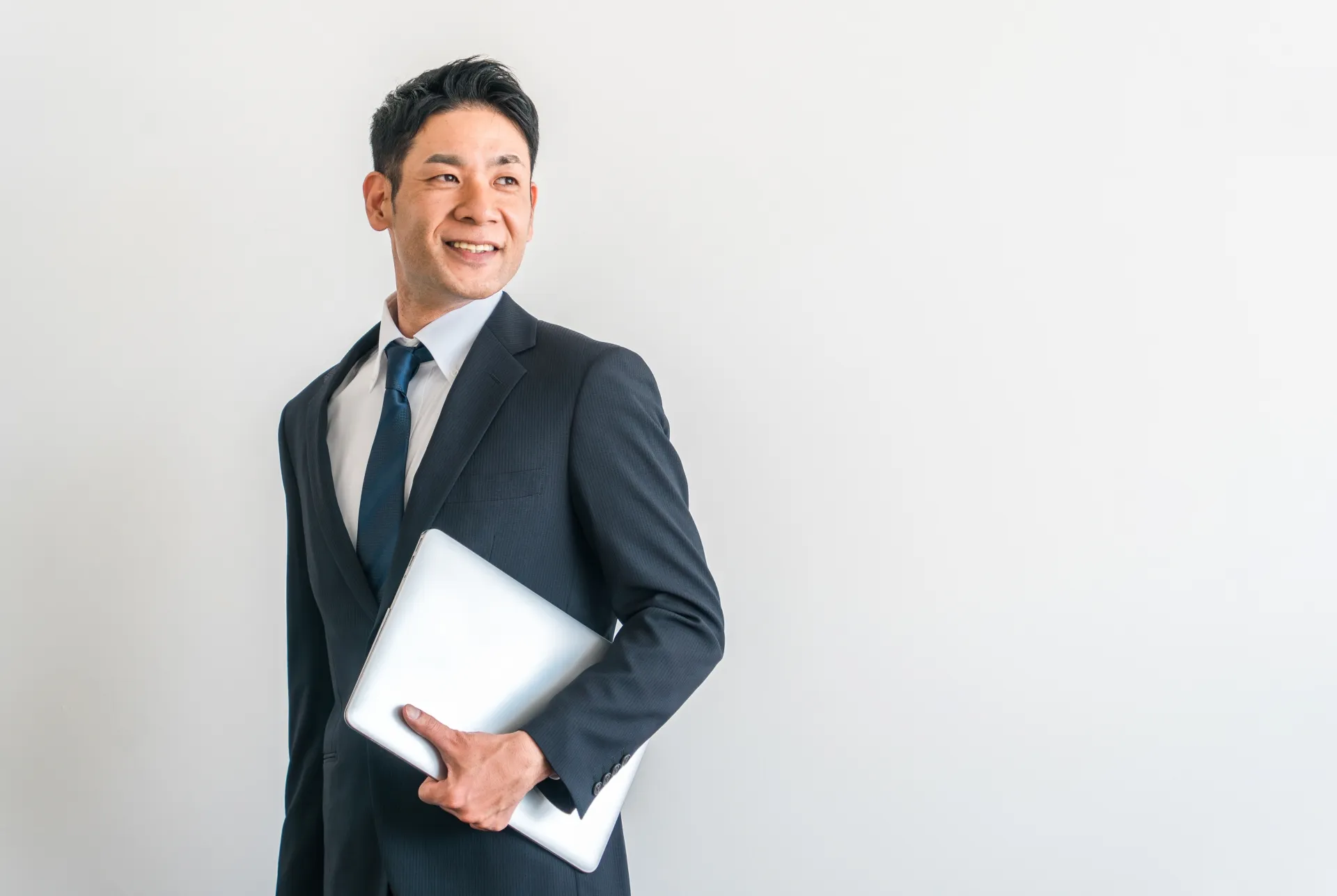営業の顧客管理を成功させるポイントと役立つツールを解説