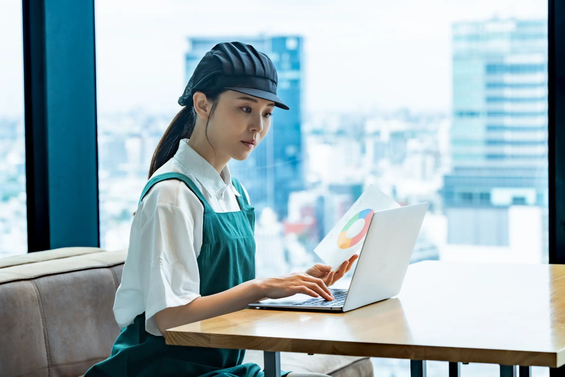 顧客管理と販売管理の違いとは？成功のためのサービス選びとおすすめ計8選も紹介