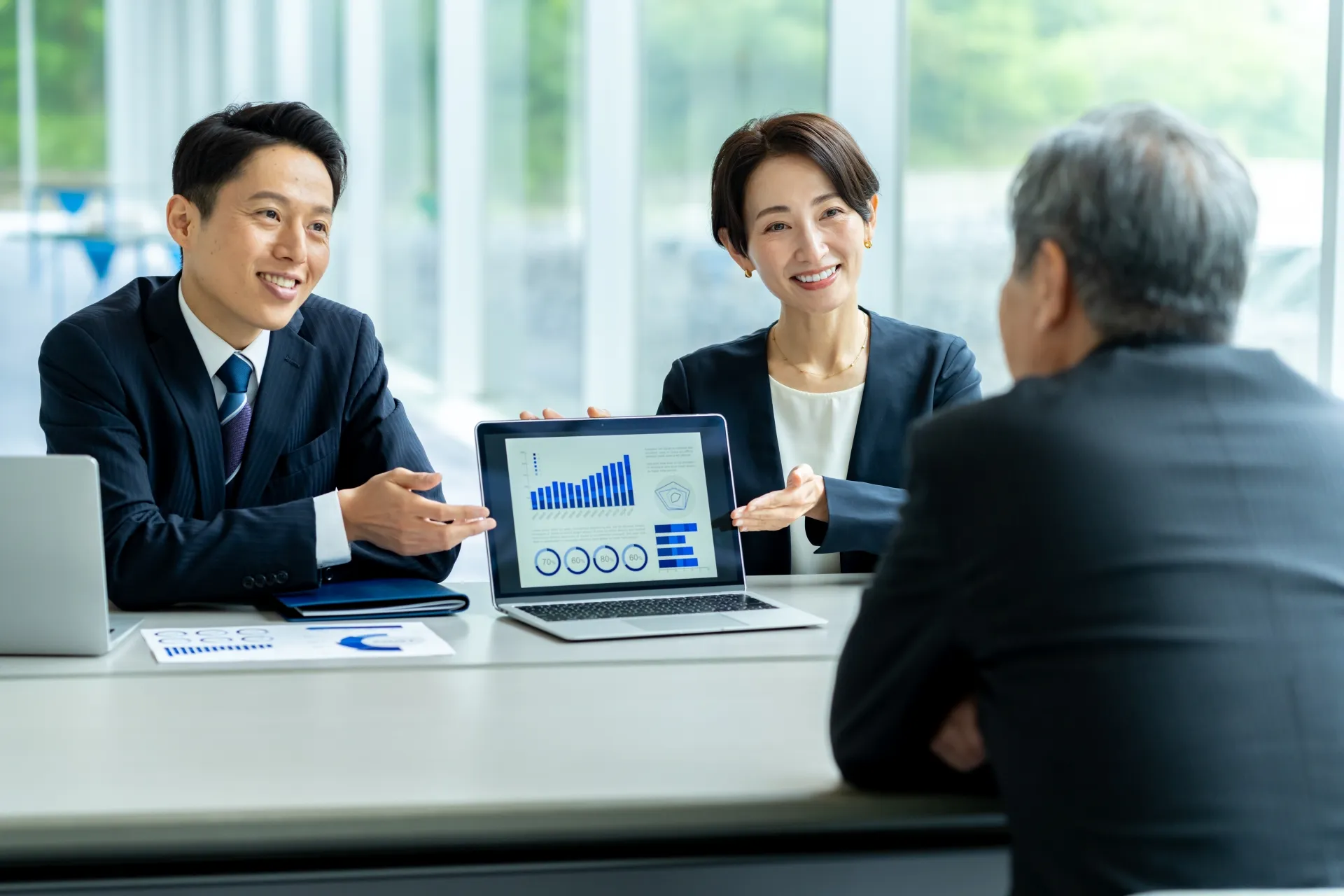 顧客管理の導入における課題を解決するポイント