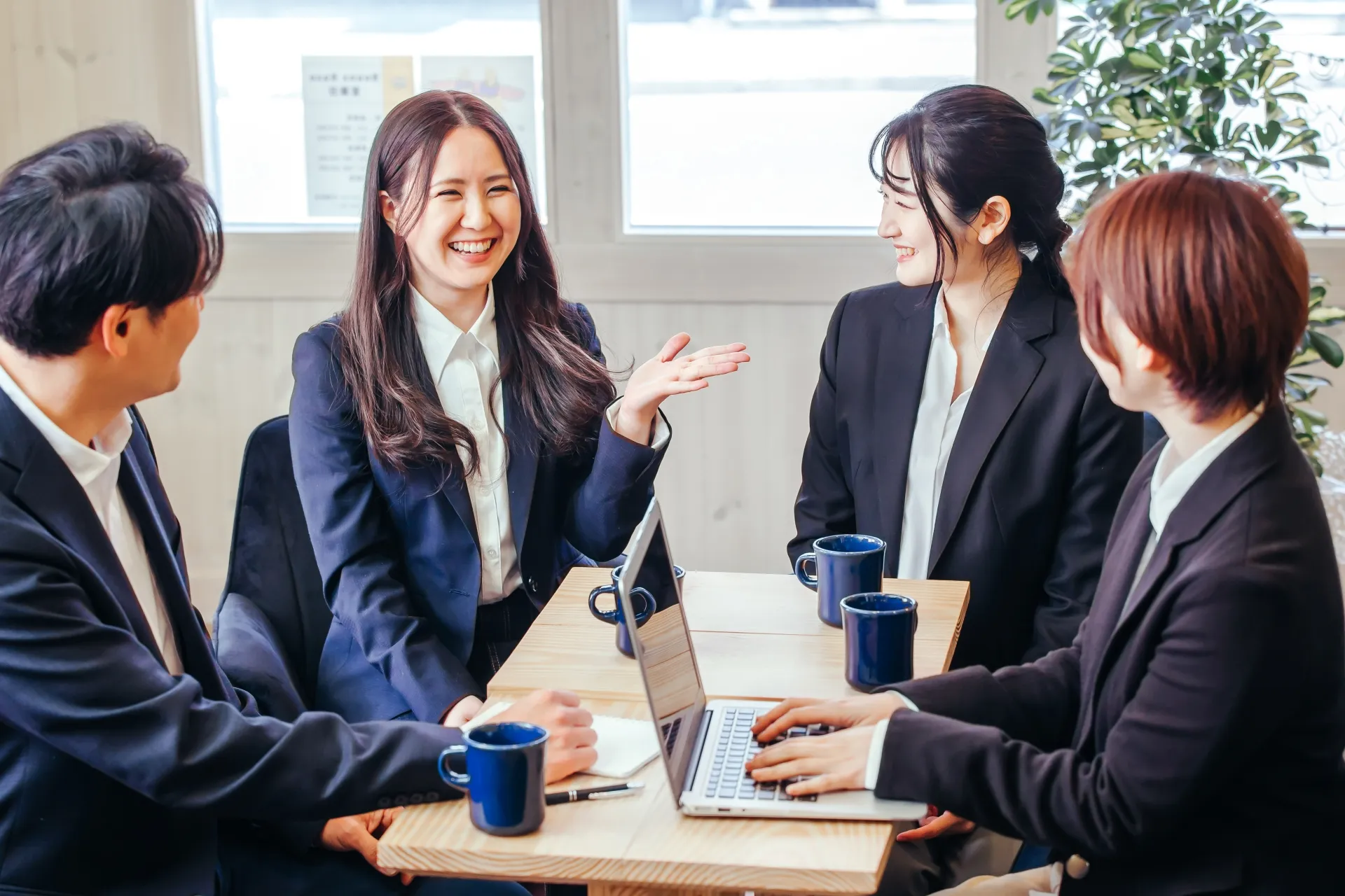 職場のコミュニケーションを活性化させるためには？重要性とポイントを解説