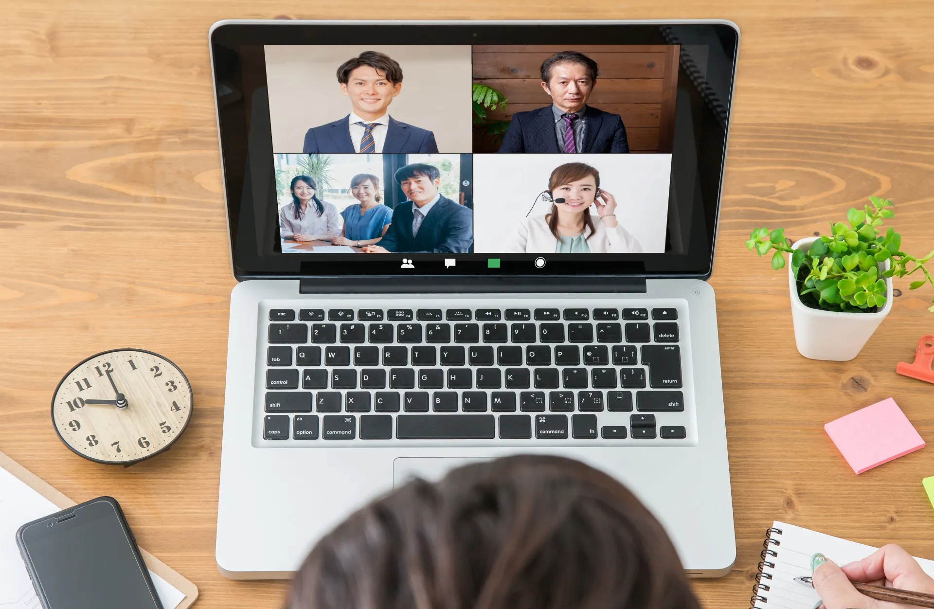 Web会議システムは無料版と有料版で何が違う？