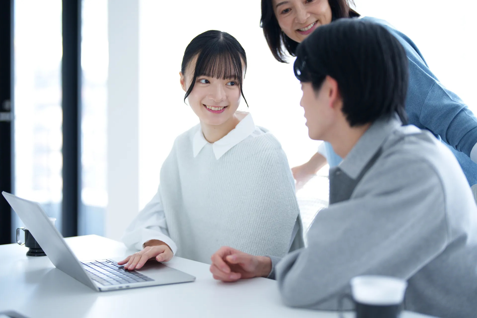 職場の情報共有しない人を減らす5つの改善策