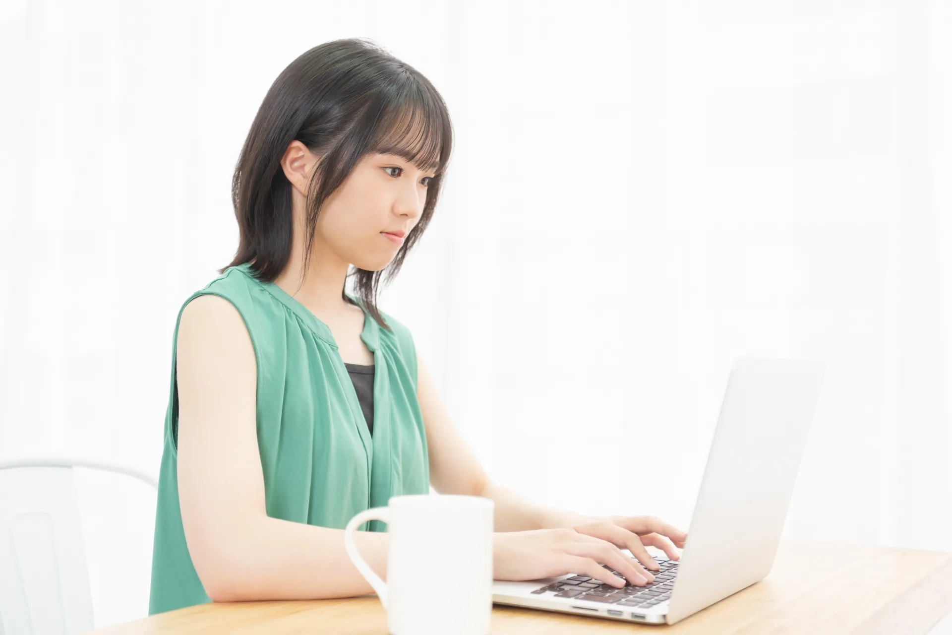 ビジネスチャットとメールの違い
