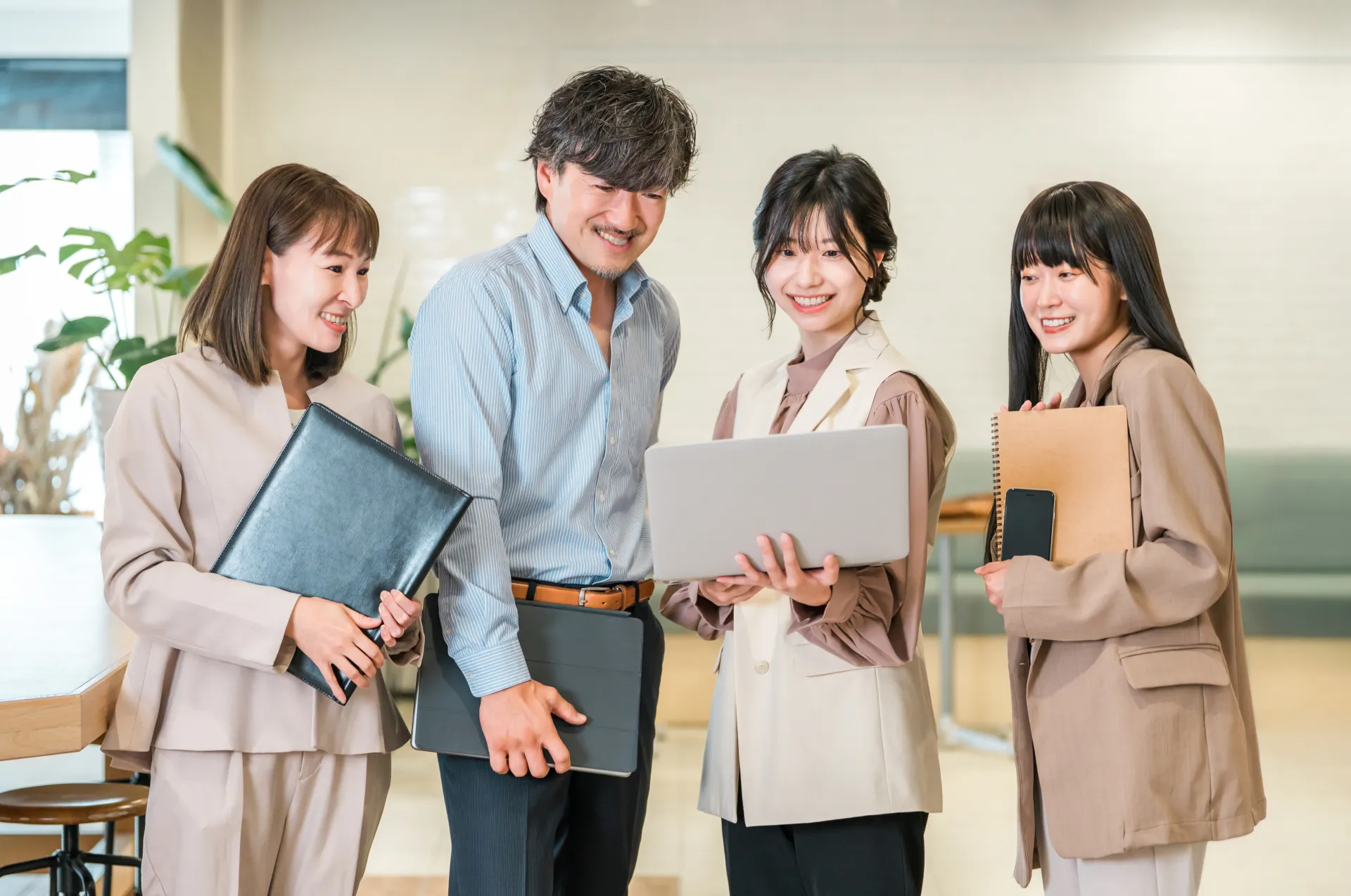 社内コミュニケーションはどう改善すればよい？手段や成功事例も解説