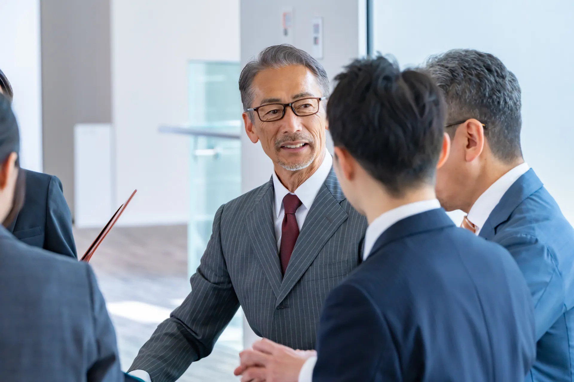 社内の情報共有を促すことは社内の課題解決に欠かせない