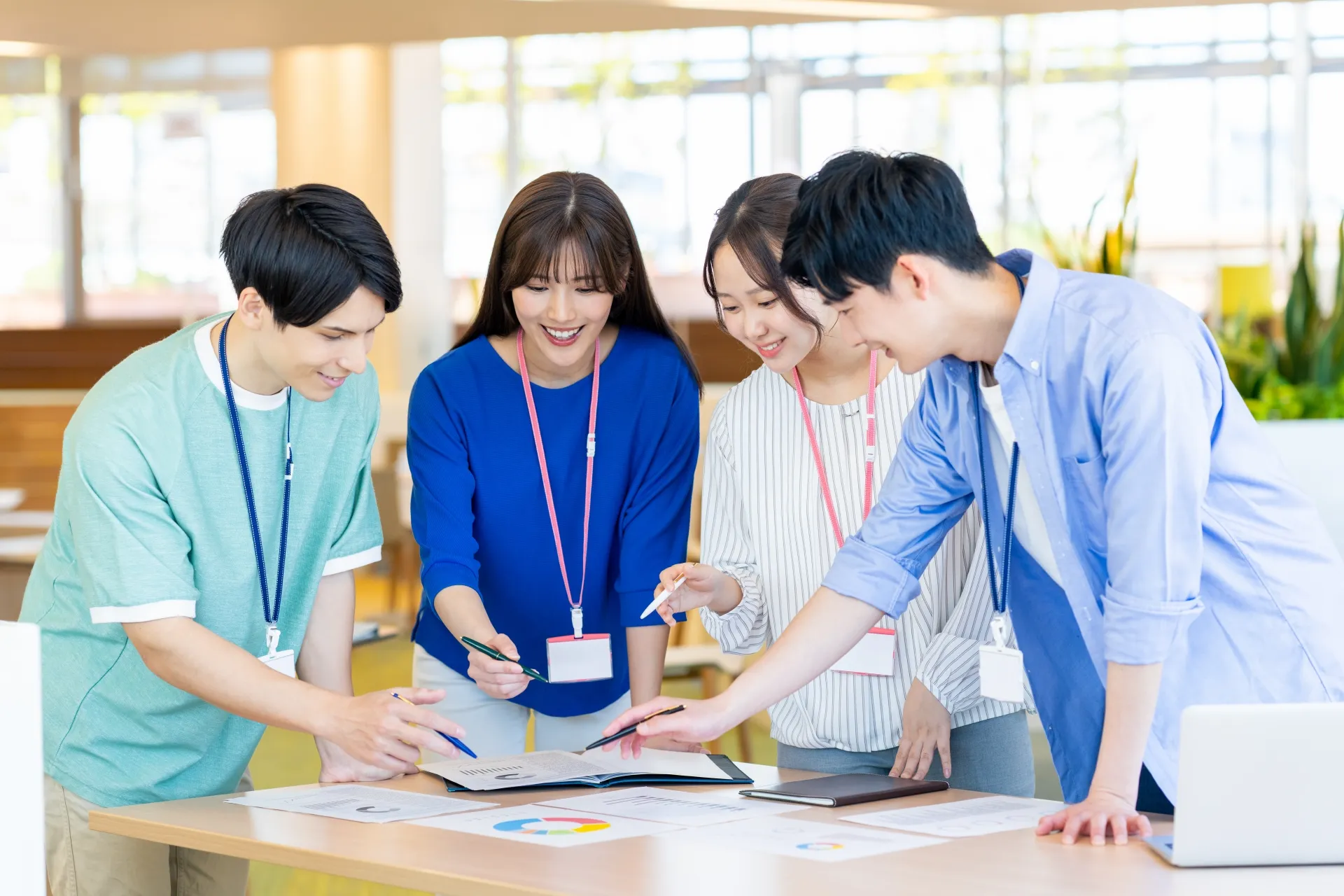 社内コミュニケーションの目的と成功事例、効率化とイノベーションを実現する方法